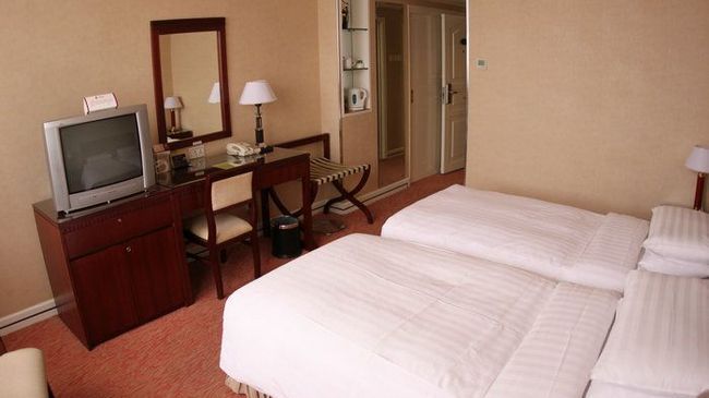 Golden Dragon Hotel Kunming Servis gambar